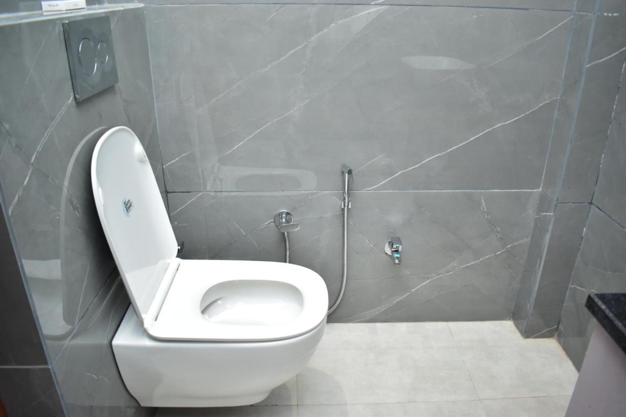 Qotel Hotel Signature Bnb-Ashok Vihar New Delhi Extérieur photo