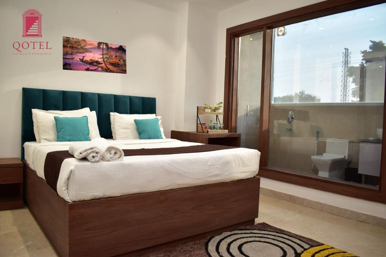 Qotel Hotel Signature Bnb-Ashok Vihar New Delhi Extérieur photo